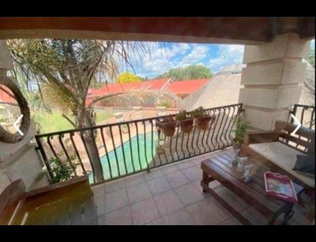 5 BEDROOM HOUSE FOR SALE IN OBERHOLZER